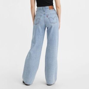 Levi’s Light Wash High Rise Wide Leg Loose Jeans